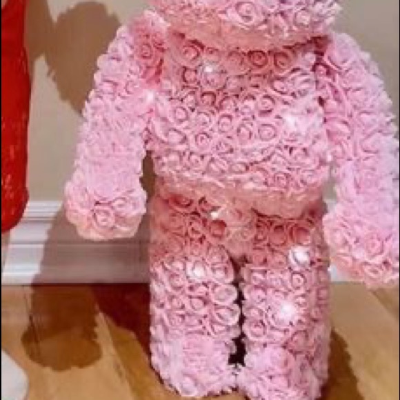 Big Stand Up Rose Bear - Picture 4 of 4